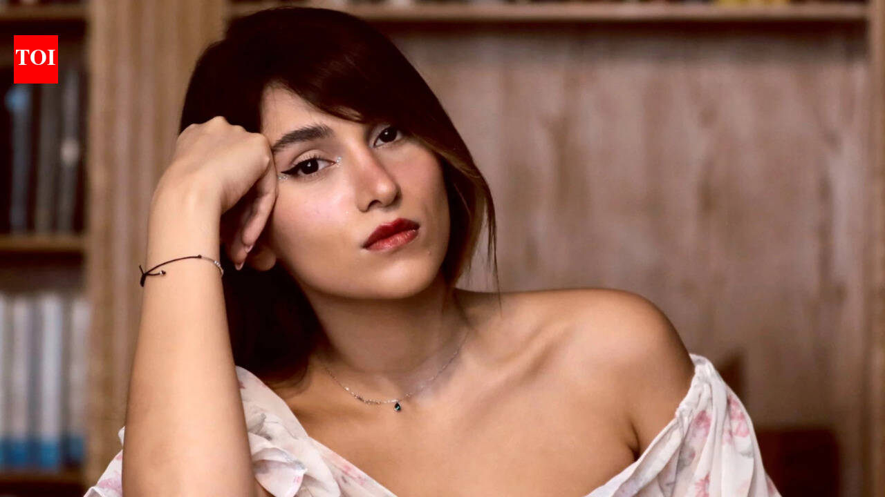 Iranian singer sentenced to 74 lashes for singing without hijab; authorities call video 'vulgar and immoral'