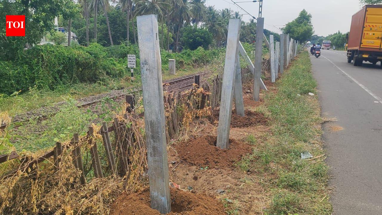Motorists oppose new railway fence near Trichy-Karur NH