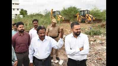 Clearing karuvelam trees may take five years, says retd HC judge