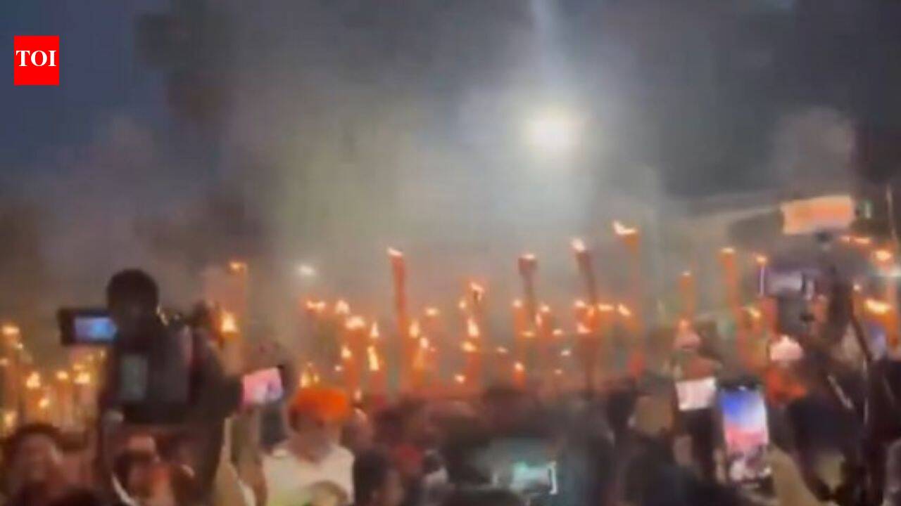 Watch: Hindus protest in Dhaka after alleged desecration of Lord Ram photo by Islamist groups