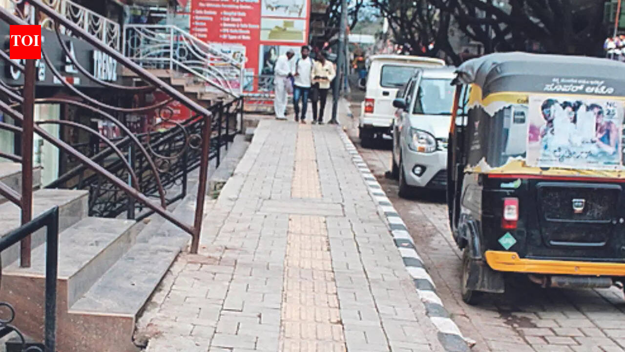 'Right to walk on demarcated footpaths is a fundemantal right': Supreme Court