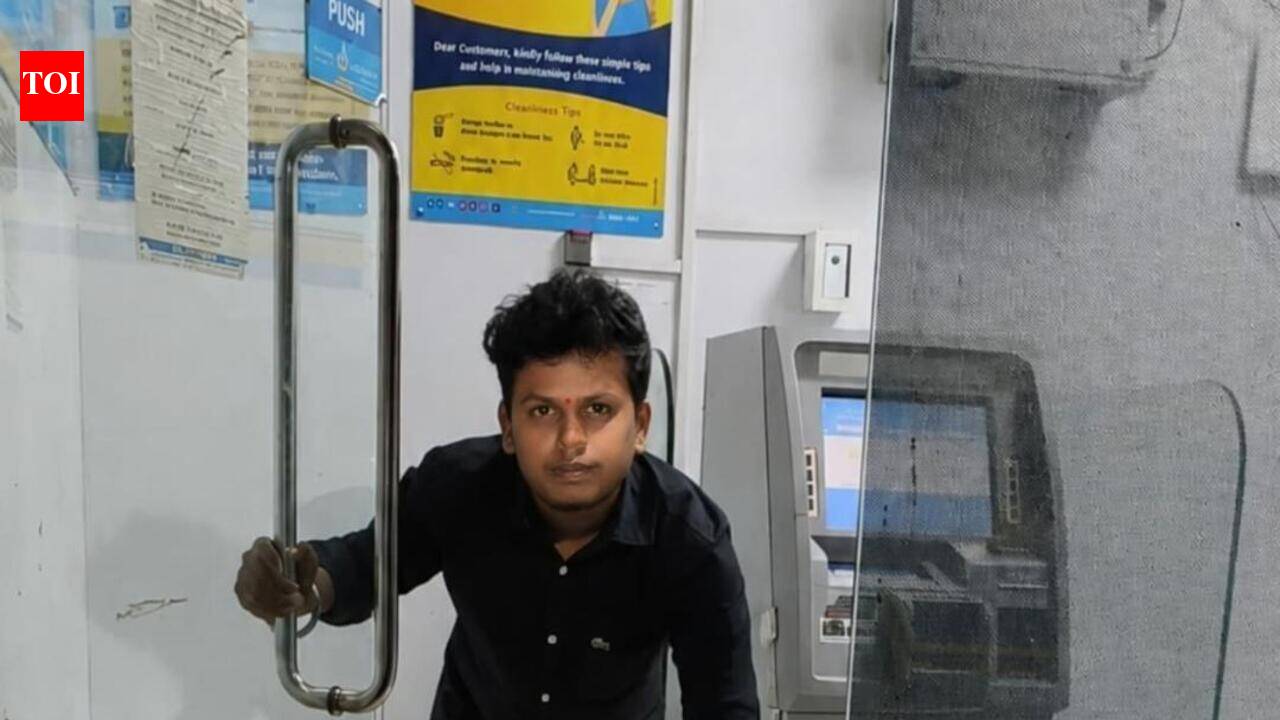 Monitor lizard enters ATM kiosk in Kharghar, rescued by Sarpmitra