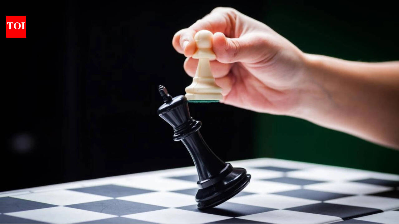 Swedish proverb of the day: 'When you finish the game, the king and pawn end up in the same box.'