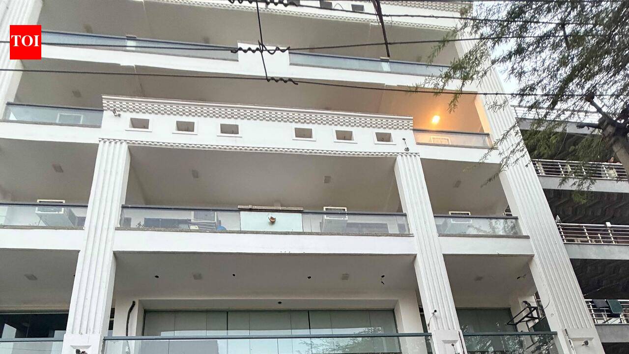 PG complex, restaurants, gyms at 8 buildings in Gurgaon’s DLF-3 sealed
