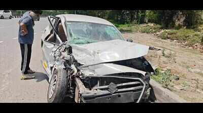 Canter jumps divider after being hit by truck near IFFCO Chowk, rams cab; 4 injured