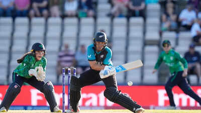  Suzie Bates’ all-round heroics save New Zealand in a thriller against Ireland