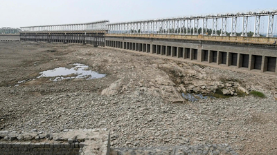 Water in 166 major reservoirs dips to 28% of storage capacity
