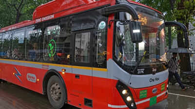 Mumbai BEST strike enters day 2, commuters reel as bus services remain shut