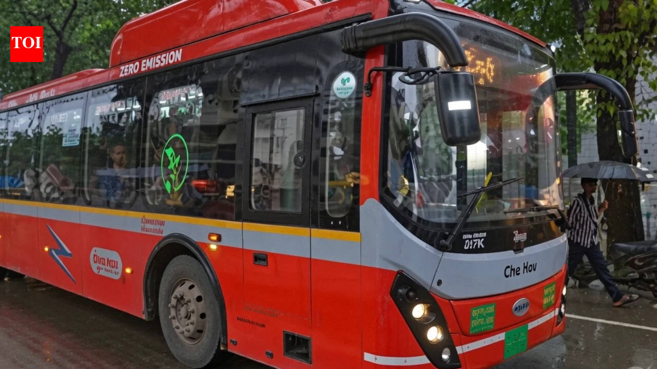 Mumbai BEST strike enters day 2, commuters reel as bus services remain shut