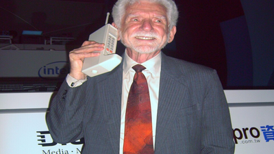 In 1973, Martin Cooper called Bell Labs from a New York street and ...
