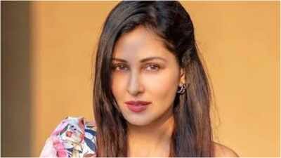 'Mummy ke liye to jitna bolu utna kam hi hoga': ‘Commando’ actress Pooja Chopra breaks down recalling how her mother was pressured to abort her because she was a girl