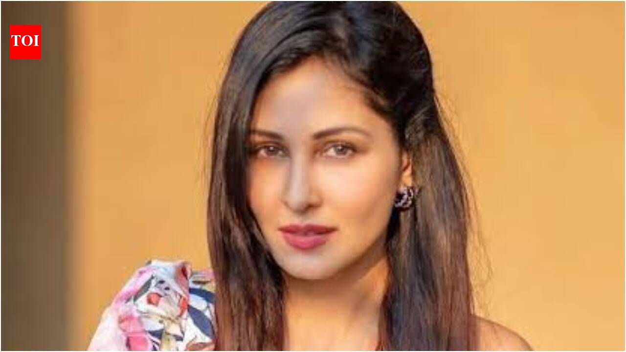 'Mummy ke liye to jitna bolu utna kam hi hoga': ‘Commando’ actress Pooja Chopra breaks down recalling how her mother was pressured to abort her because she was a girl