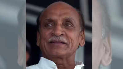 Court acquits Padamsinh Patil, 7 others in Congress leader Pavanraje Nimbalkar murder case