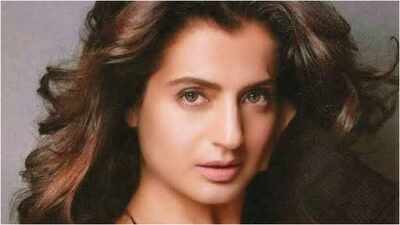 Ameesha Patel on why audiences can never forget iconic characters as 'Gadar' clocks 25 years: 'You still love Shah Rukh Khan as Raj, Kajol as Simran, Madhuri as the 'Dhak Dhak' girl'