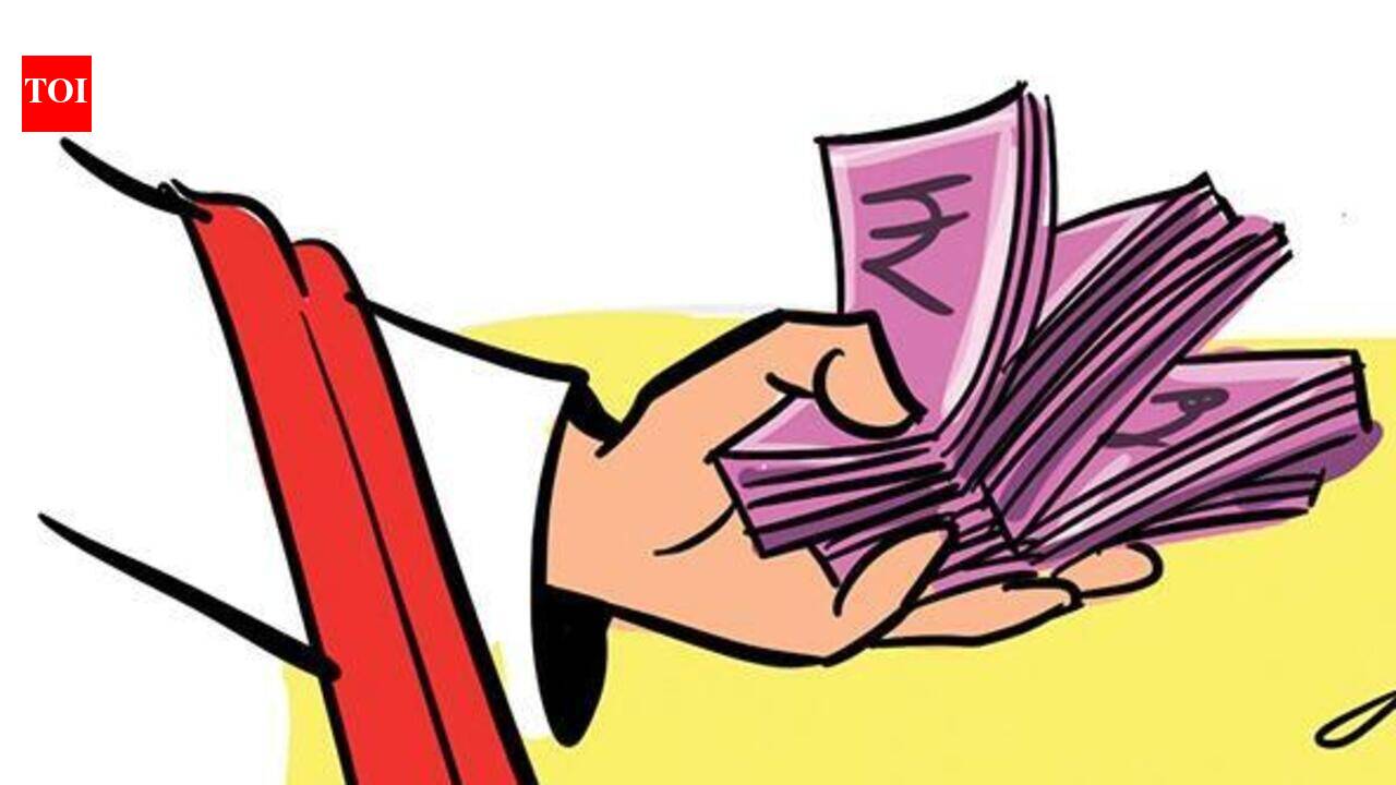 Bank manager, 2 others held in Bengaluru for cheating bizman of Rs 2.6 crore