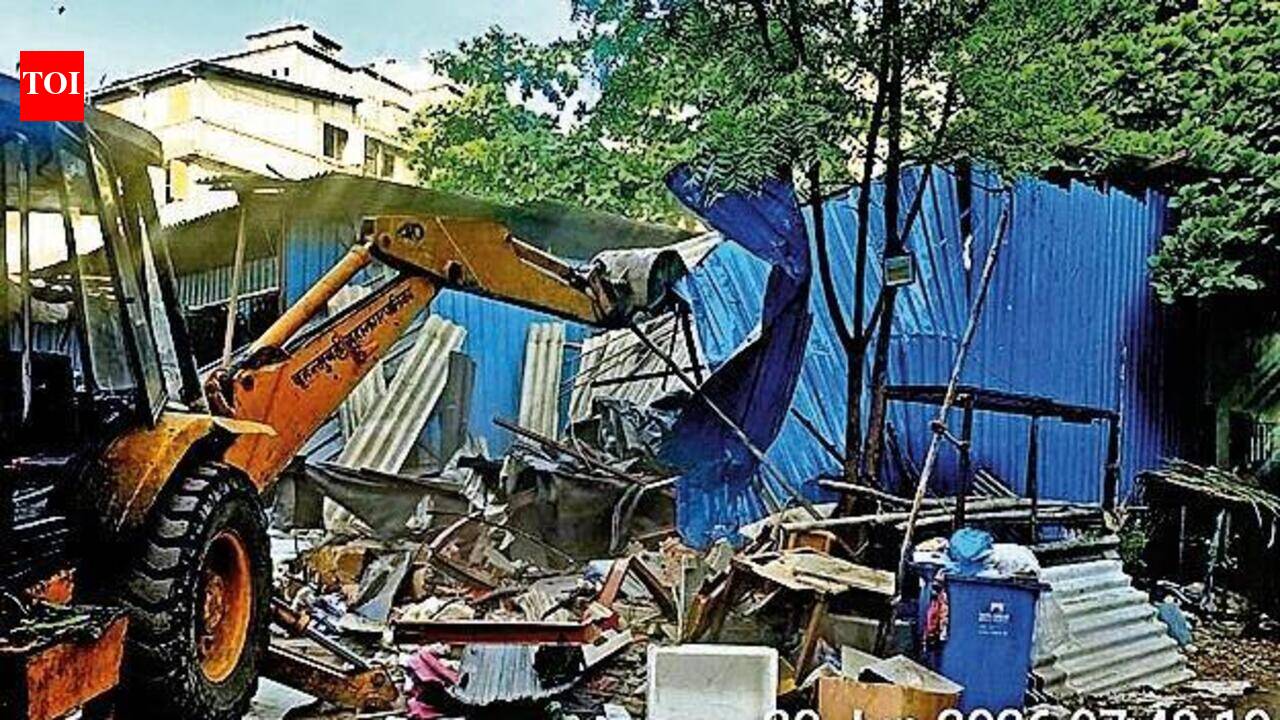 Joint BMC-police drive clears encroachments on Oshiwara Housing Society land