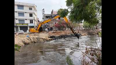 No money for buses, but Ludhiana buying expensive dredgers; cash cow river runs pitch black.