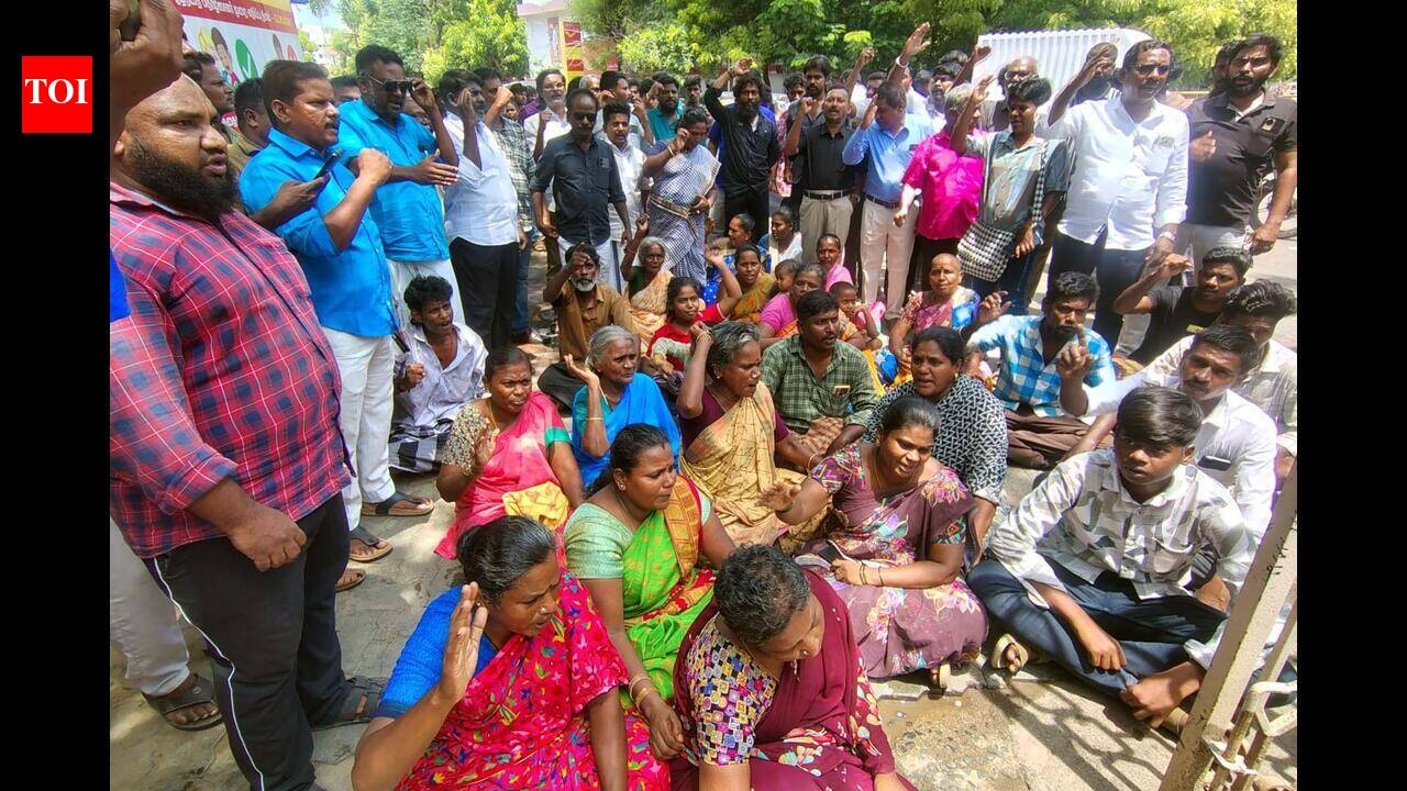 Dalit man hacked to death in Madurai; family stages protest seeking arrests