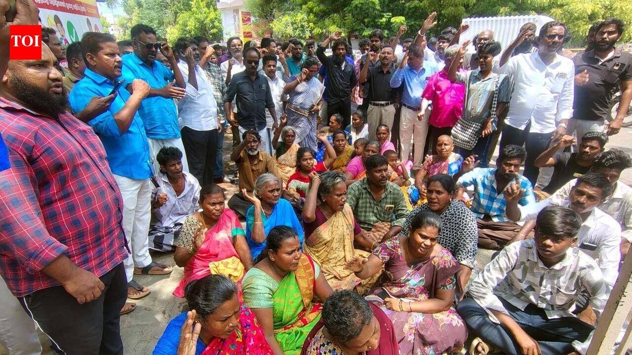 Dalit man hacked to death in Madurai; family stages protest seeking arrests