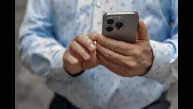Friend gets recognised over call for blackmail in Ludhiana; threatened to leak pictures stolen from mobile phone.