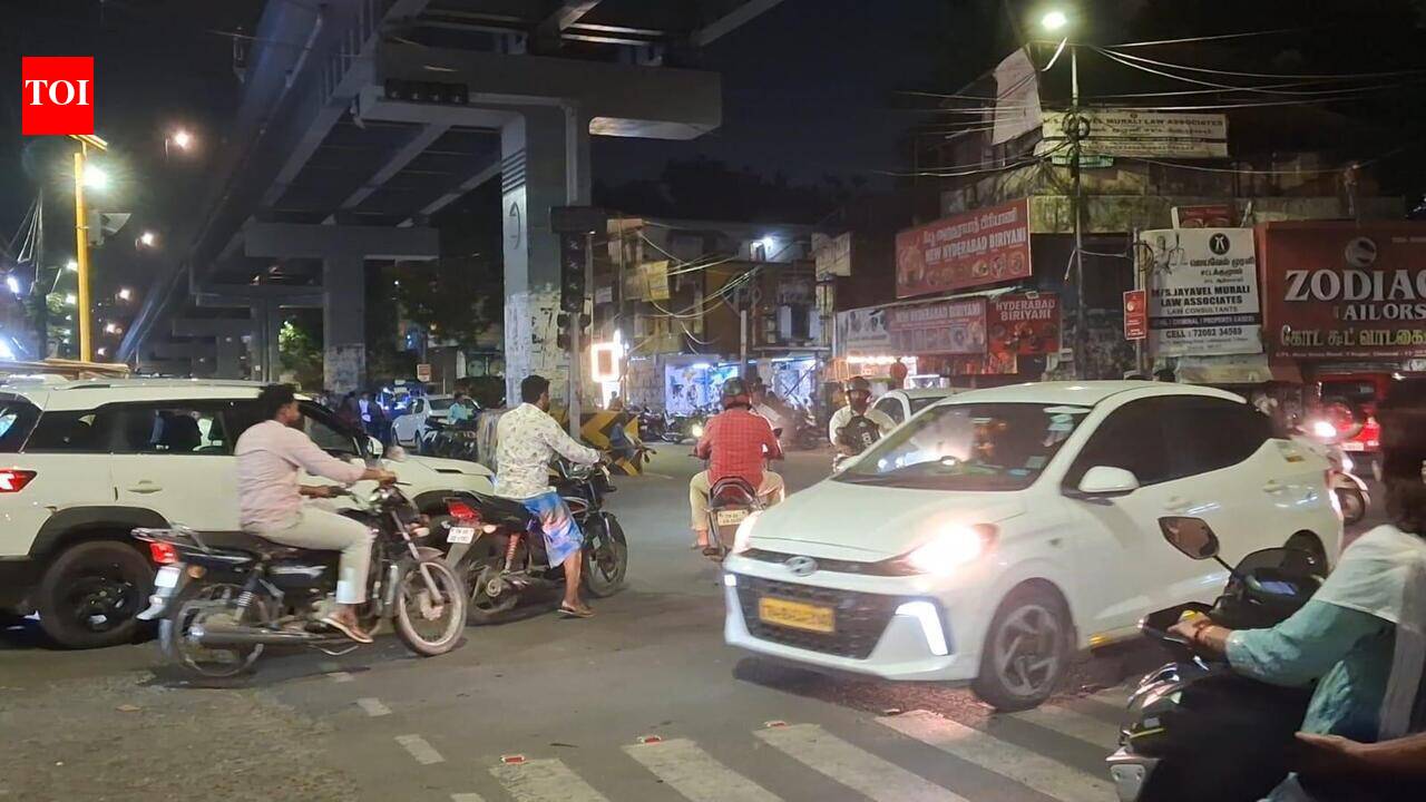 Traffic chaos at South Usman Rd junction endangers commuters