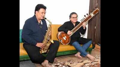 Doctor, engineer create rare sitar-saxophone fusion