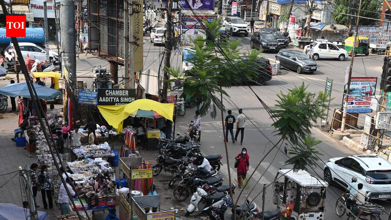 Free pavements for walking, demand pedestrians