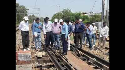 DRM reviews facilities, commercial growth on Lucknow–Utretia rail section