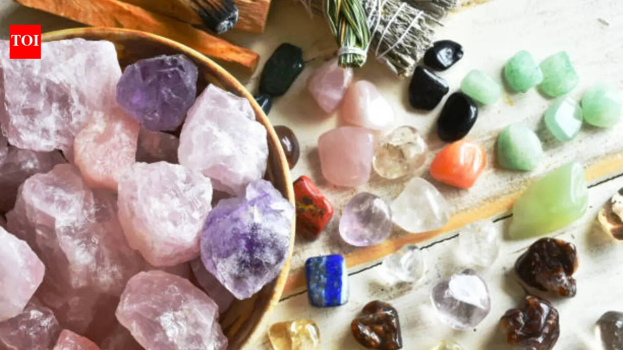 Having Trouble in Your Relationship? Here Are 8 Crystals to Foster Healthy Bonds