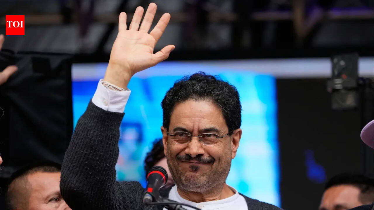 Colombians vote in presidential runoff that pits outsider against progressive