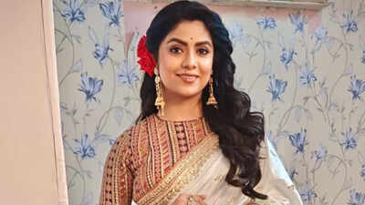 Sayantani Ghosh on importance of Yoga; says 'One of the easiest ways to be healthy in a holistic way'