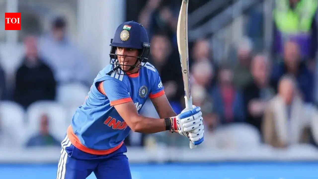Women's T20 WC, IND vs SA Live: India in deep trouble after losing Harmanpreet