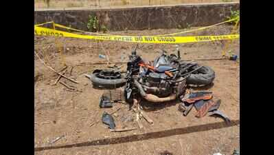Bike riding collegian killed in head-on collision with dumper on Nagothane-Roha Rd