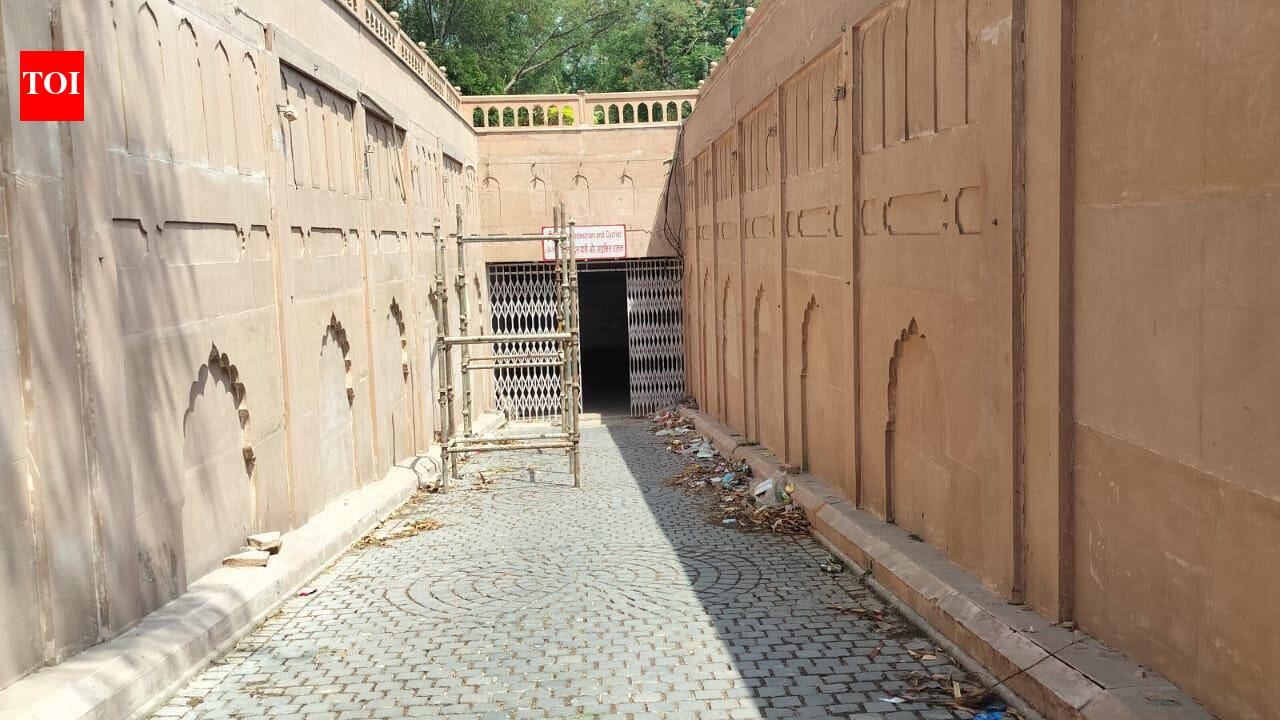 Jawahar Circle subways fail to attract users two years after launch