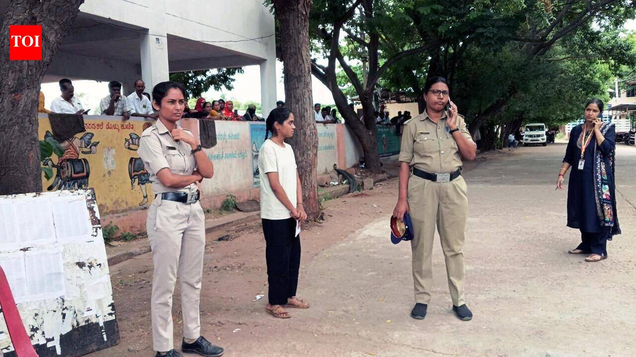 NEET aspirant denied entry at Koppal centre for late arrival