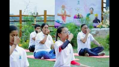 Yoga connects body, mind & soul: Gupta
