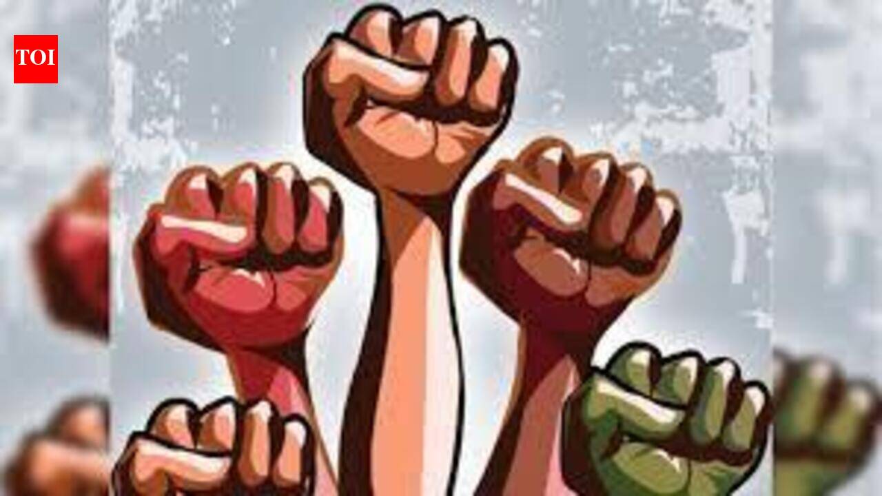 RTO clerical staff across Maharashtra intensify stir on seventh day, two-hour sit-in protest on June 22