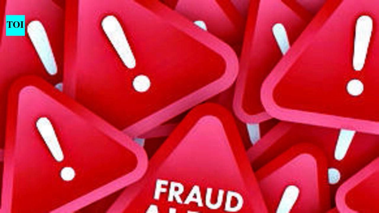 Man dupes mobile shopowner of Rs 1.35 lakh