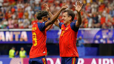  Yamal and Oyarzabal fire Spain back to winning ways with dominant 4-0 rout of Saudi Arabia