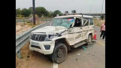 Truck on wrong side rams lead car in MLA convoy, cop dies