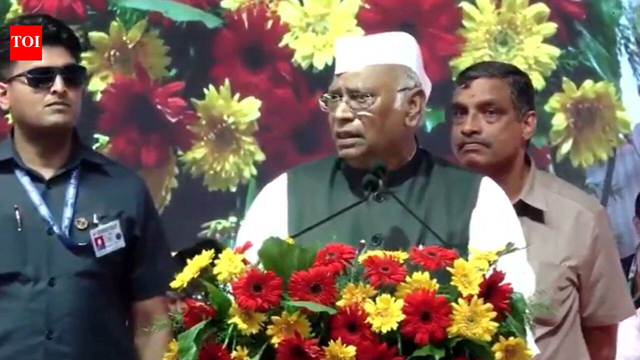 'Useless fellows': Kharge loses cool over DK Shivakumar slogans, warns party workers of action