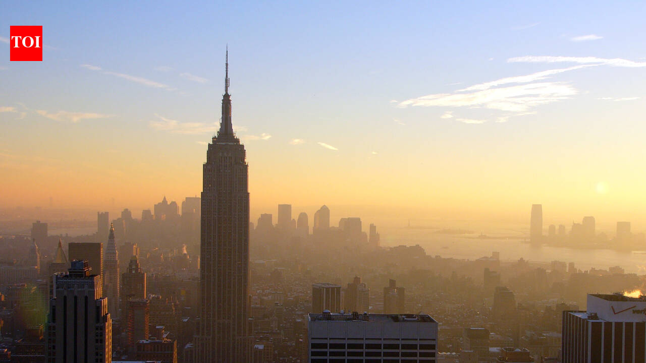 Half the audience demanded refunds at the 1965 premiere of Warhol's 8-hour Empire State Building film: 40 years on, the Library of Congress preserved it