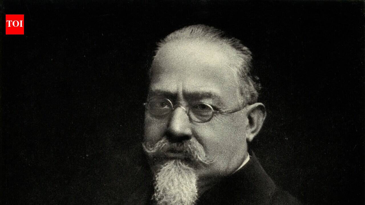 In 1903, Italian criminologist Cesare Lombroso pronounced left-handers prone to crime, alcoholism and degeneration; his pseudo-science shaped Western prejudice for half a century