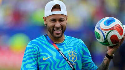  Neymar returns to full training, set for Brazil's last group clash against Scotland