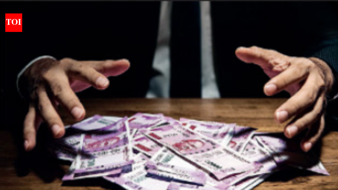 2 arrested for duping and robbing Maharashtra businessman of Rs 50,000 cash