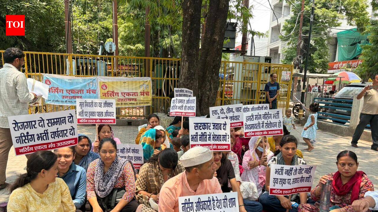 Nursing aspirants mark 200 days of protest, expand stir to Haldwani