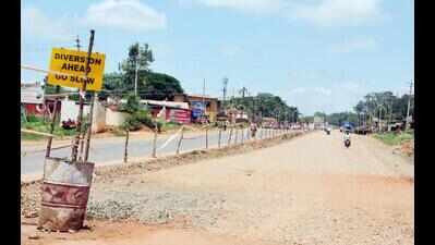 BRTS admits defunct barriers, dark stretches; scientific humps planned