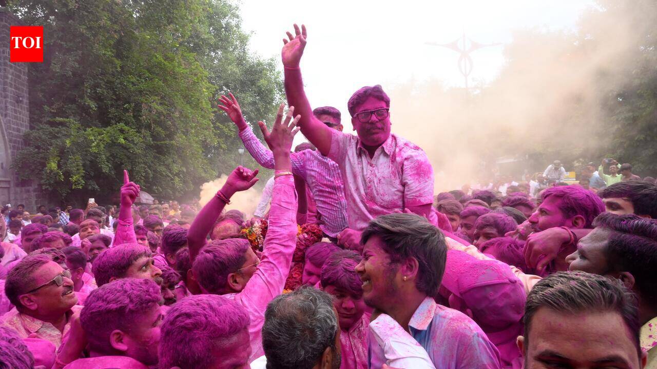 Mahayuti fails to keep flock together as independent Gite defeats alliance candidate Darade in Nashik MLC polls