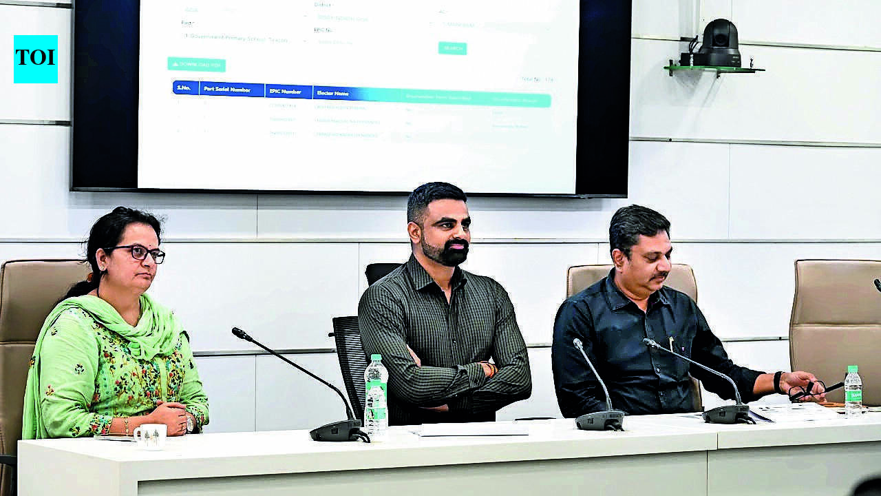 Voters to get 2 forms with QR codes, one to keep & other for BLO