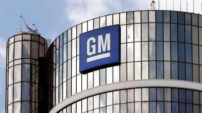 After laying off hundreds of engineers, GM now replaces more than 1,000 workers with 50 robots at its flagship plant in the US; says: We are implementing …